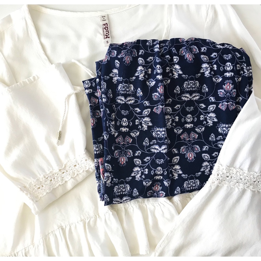NWOT Mudd Boho Paisley 2 Piece Set Blue & White